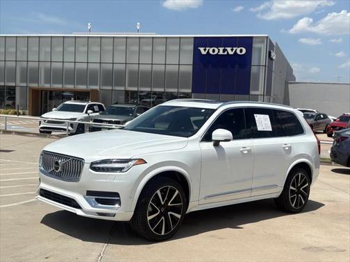 2024 Volvo XC90 B5 Plus