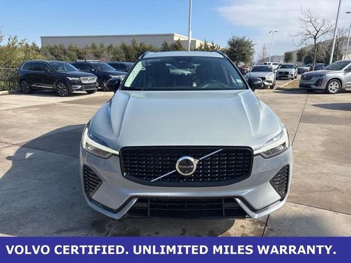 2024 Volvo XC60 B5 Plus Dark Theme