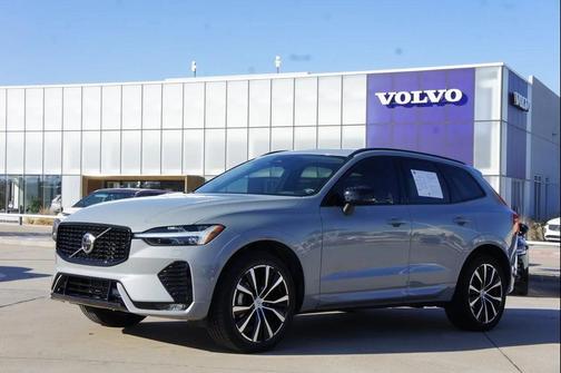 2024 Volvo XC60 B5 Plus Dark Theme