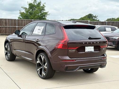 Mulberry Red 2026 Volvo XC60 B5 Ultra