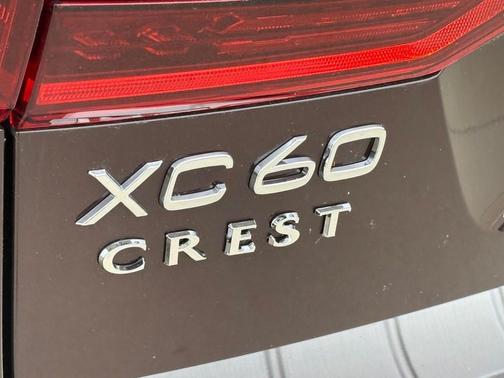 Mulberry Red 2026 Volvo XC60 B5 Ultra