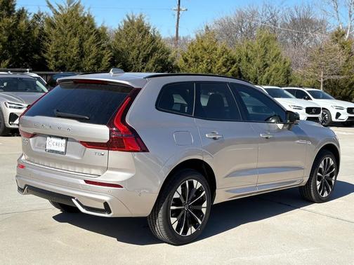 2026 Volvo XC60 Plug-In Hybrid T8 Plus