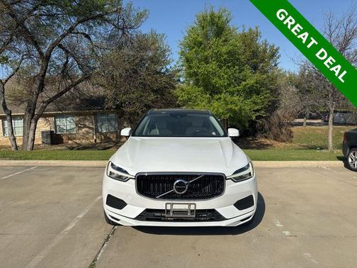 Crystal White Pearl 2019 Volvo XC60 T6 Momentum