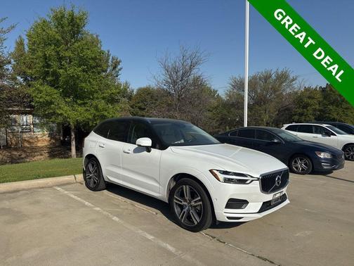 Crystal White Pearl 2019 Volvo XC60 T6 Momentum