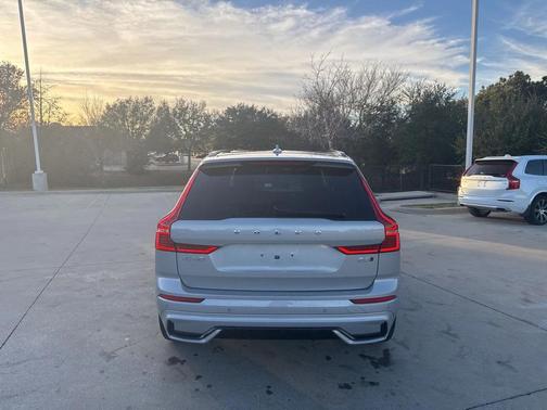 2025 Volvo XC60 B5 AWD