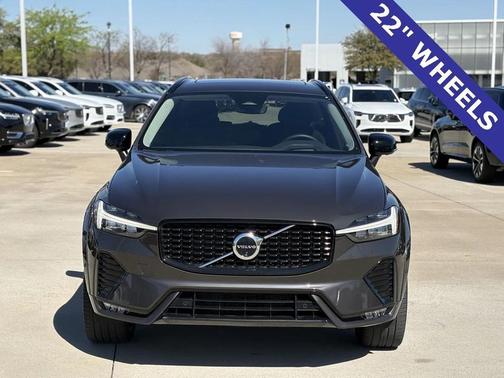 2024 Volvo XC60 B5 Ultimate Dark Theme