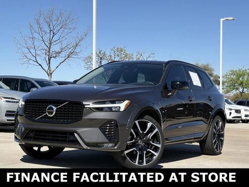 2024 Volvo XC60 B5 Ultimate Dark Theme