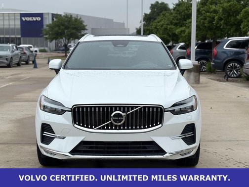 Crystal White Metallic 2023 Volvo XC60 B5 Plus Bright Theme