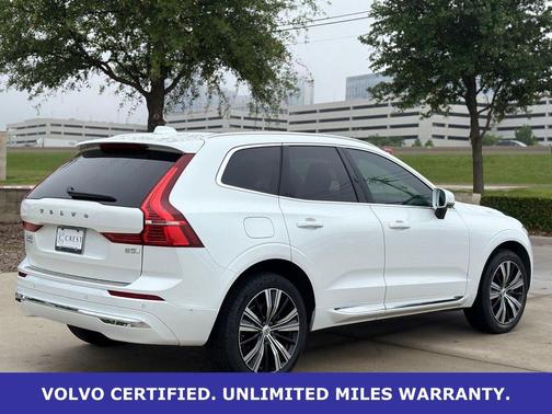 Crystal White Metallic 2023 Volvo XC60 B5 Plus Bright Theme