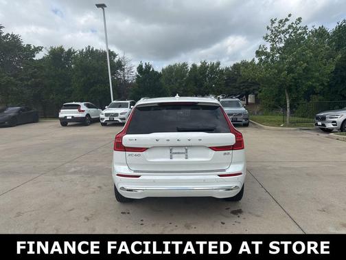 Crystal White Metallic 2023 Volvo XC60 B5 Plus Bright Theme