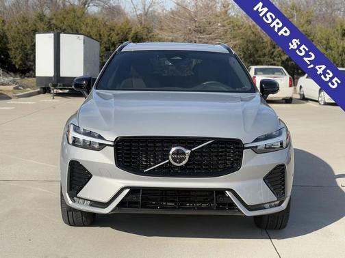 2023 Volvo XC60 B5 Plus Dark Theme