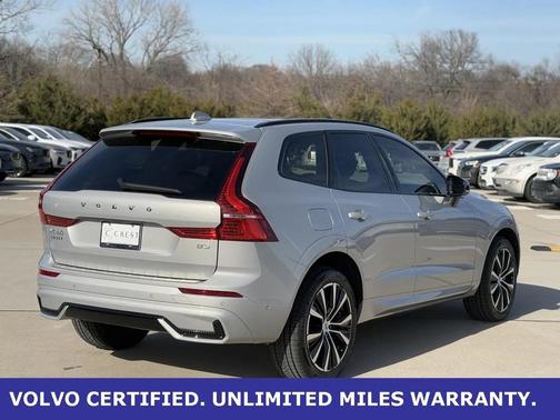 2023 Volvo XC60 B5 Plus Dark Theme