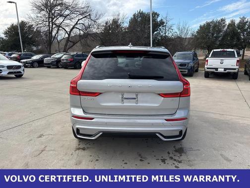 2023 Volvo XC60 B5 Plus Dark Theme