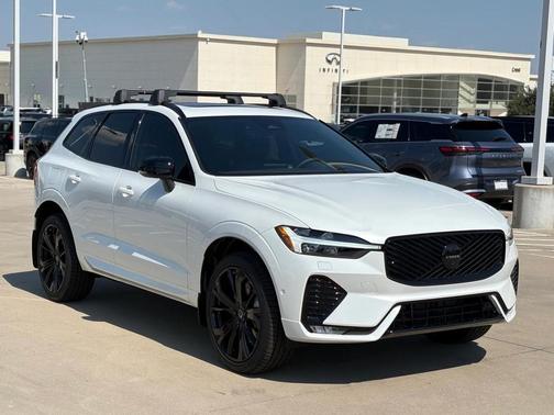 2026 Volvo XC60 B5 Ultra Black Edition