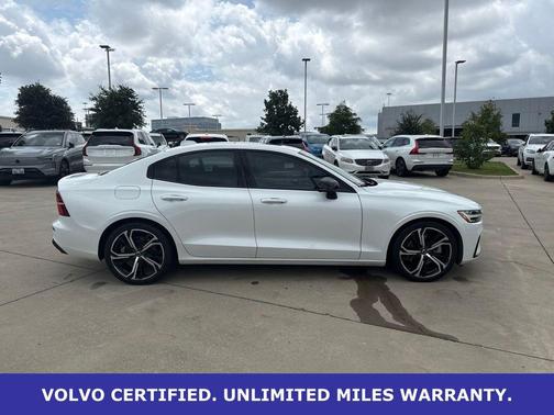 Crystal White 2024 Volvo S60 B5 Dark Theme