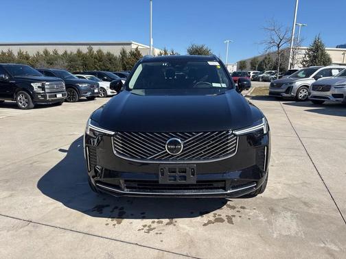 2025 Volvo XC90 B6 Plus 7-Seater