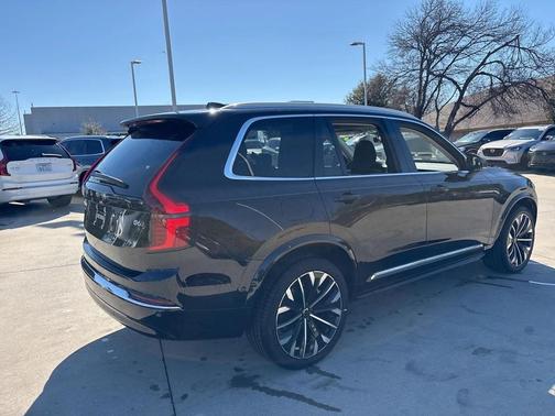 2025 Volvo XC90 B6 Plus 7-Seater
