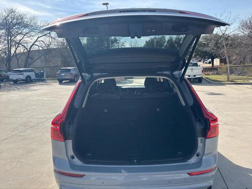 2025 Volvo XC60 B5 AWD