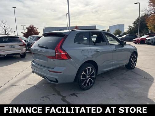 2025 Volvo XC60 B5 Plus