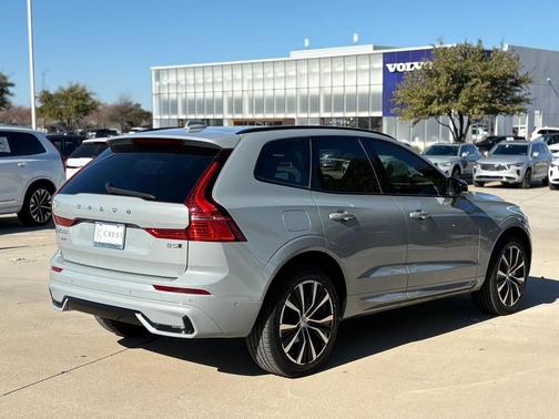 2025 Volvo XC60 B5 Plus