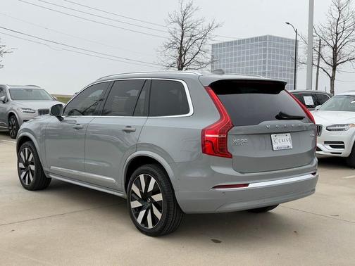 2025 Volvo XC90 Plug-In Hybrid T8 Plus 7-Seater