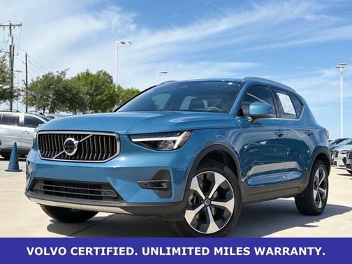 Fjord Blue Metallic 2025 Volvo XC40 B5 Plus Bright Theme