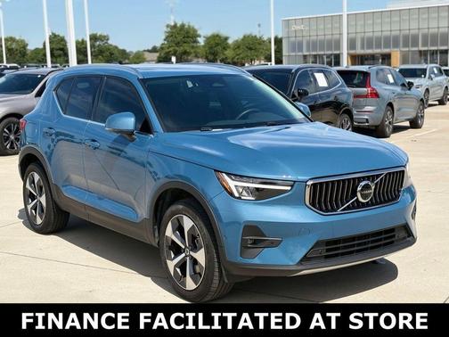 Fjord Blue Metallic 2025 Volvo XC40 B5 Plus Bright Theme