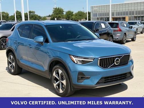 Fjord Blue Metallic 2025 Volvo XC40 B5 Plus Bright Theme