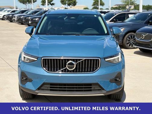Fjord Blue Metallic 2025 Volvo XC40 B5 Plus Bright Theme