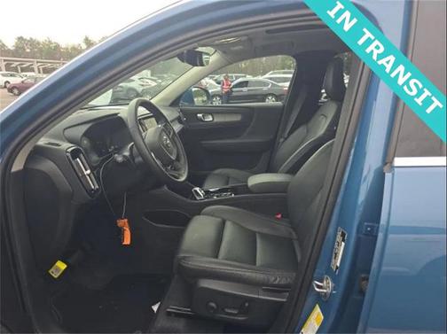 2025 Volvo XC40 B5 Plus Bright Theme