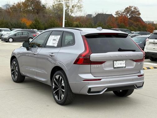 2026 Volvo XC60 B5 Plus