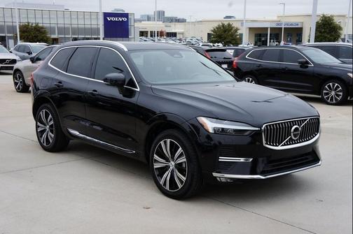 Onyx Black Metallic 2023 Volvo XC60 B5 Plus Bright Theme