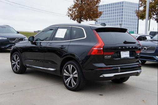 Onyx Black Metallic 2023 Volvo XC60 B5 Plus Bright Theme