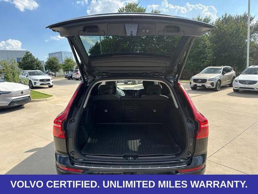 Onyx Black Metallic 2023 Volvo XC60 B5 Plus Bright Theme