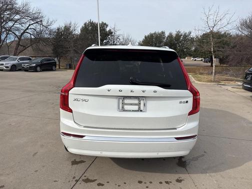 2023 Volvo XC90 Plus