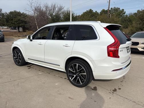 2023 Volvo XC90 Plus