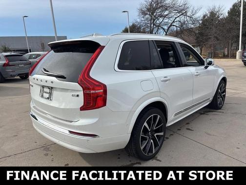 2023 Volvo XC90 Plus