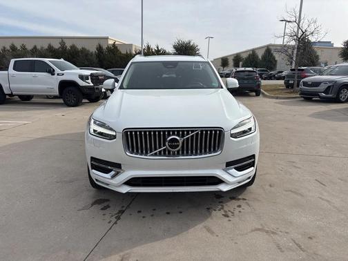 2023 Volvo XC90 Plus