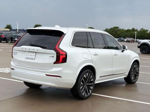 Crystal White 2026 Volvo XC90 B6 Plus 7-Seater