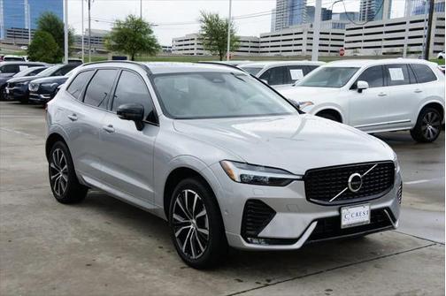 2023 Volvo XC60 B5 Plus Dark Theme