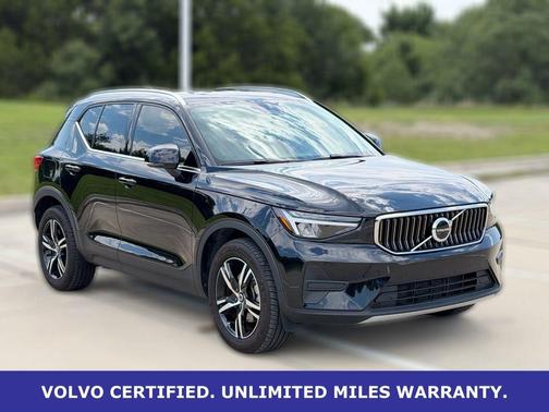 Onyx Black Metallic 2025 Volvo XC40 B5 AWD