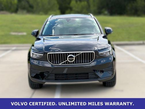 Onyx Black Metallic 2025 Volvo XC40 B5 AWD