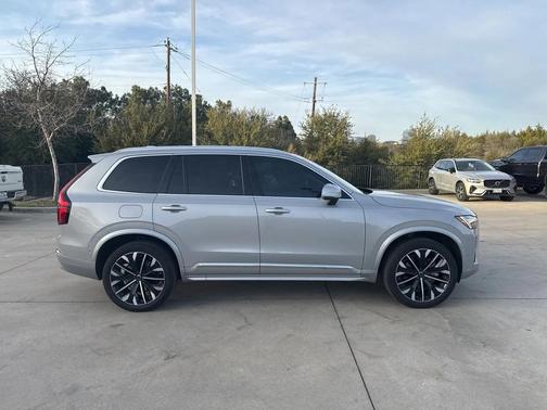 2025 Volvo XC90 B6 Plus 7-Seater