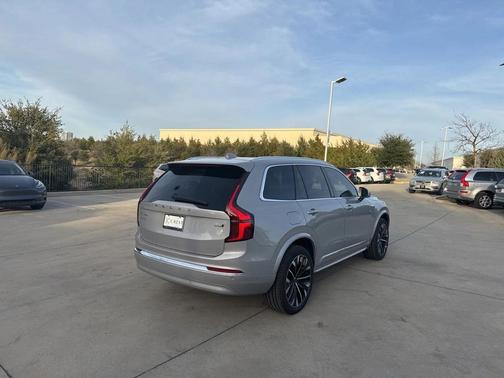 2025 Volvo XC90 B6 Plus 7-Seater