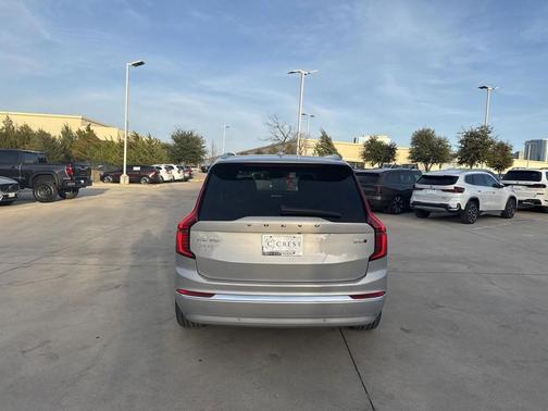 2025 Volvo XC90 B6 Plus 7-Seater