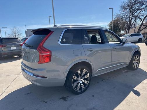 2024 Volvo XC90 B6 Plus Bright Theme