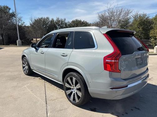 2024 Volvo XC90 B6 Plus Bright Theme