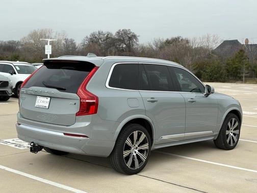 2024 Volvo XC90 B6 Plus Bright Theme