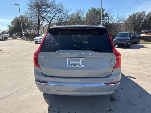 2024 Volvo XC90 B6 Plus Bright Theme