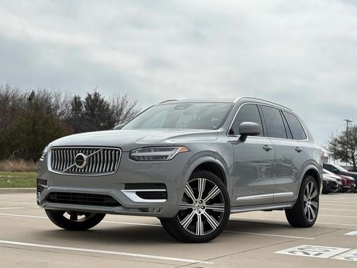 2024 Volvo XC90 B6 Plus Bright Theme